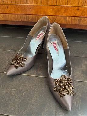 Women's Pointed Toe Heels with Beaded Floral Accent - Bronze with beaded accents